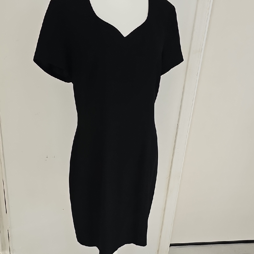 Preview Collection Elegant Black Midi Dress
